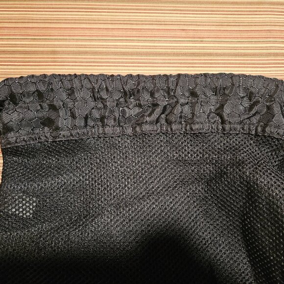 Under Armour Mesh Backpack Gym Bag Drawstring Black - Picture 6 of 8